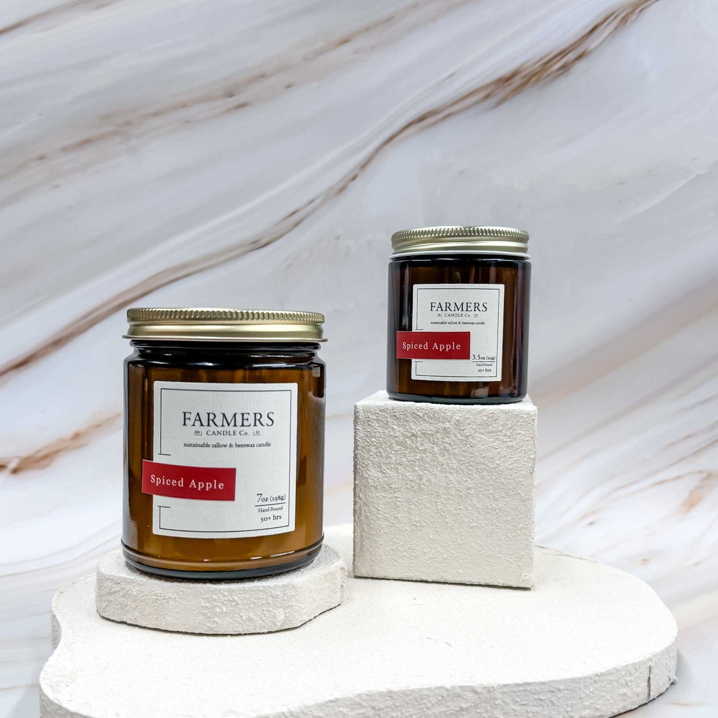 Spiced apple with cinnamon, nutmeg, clove, vanilla, and orange peel for a cozy autumn scent